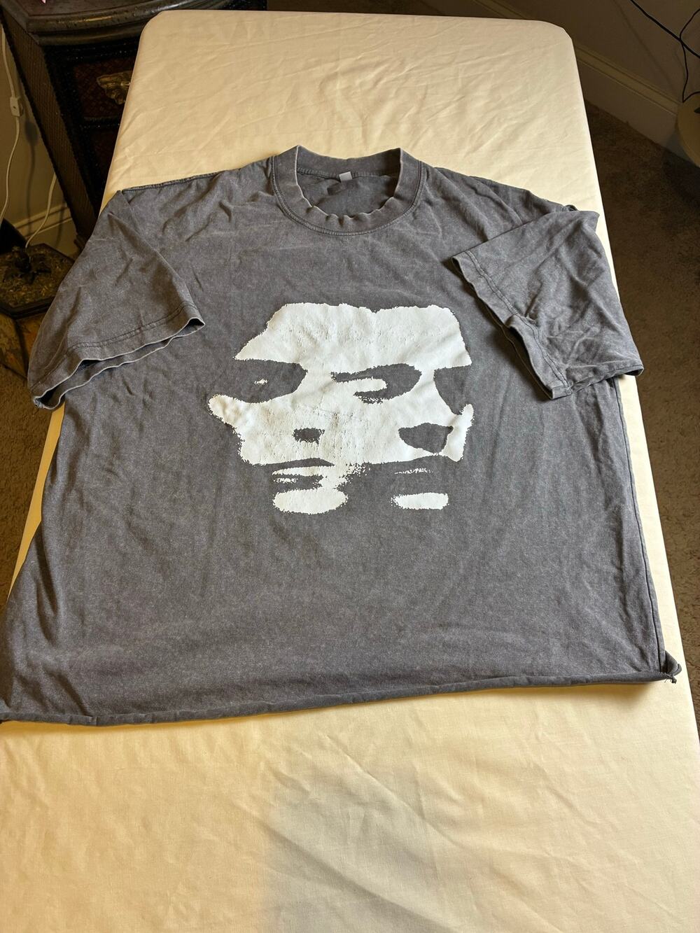 Oversized Graphic Face T Shirt Gray XL Abstract Art Minimalist Streetwear Tee